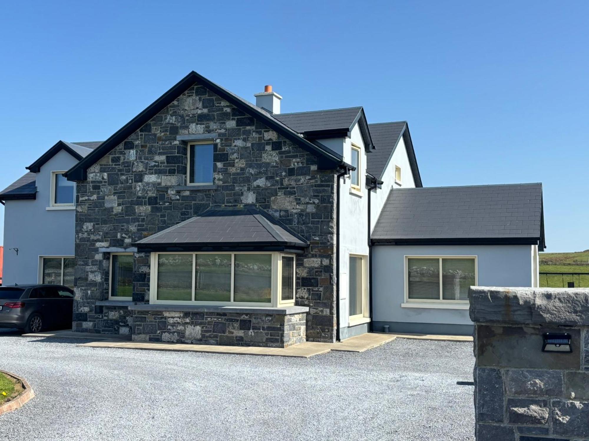 Doolin Village Accomodation Buitenkant foto